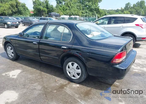 1998 Nissan Maxima Gle/Gxe/Se z USA, uszkodzony, nr VIN JN1CA21D4WT600277